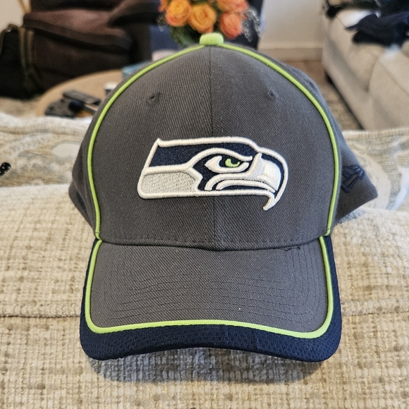 NWOT'S - NFL - NEW ERA SEAHAWKS ballcap - 39Thirty - Size M-L - Picture 1 of 6